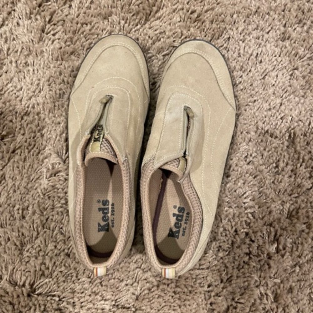 Ladies tan suede Keds with Zipper, 7